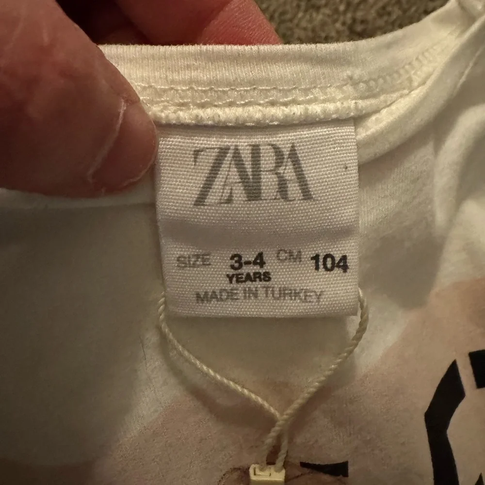 ZARA Girls Ballerina Long Sleeve Shirt Size 3–4 White Ballet Graphic Top